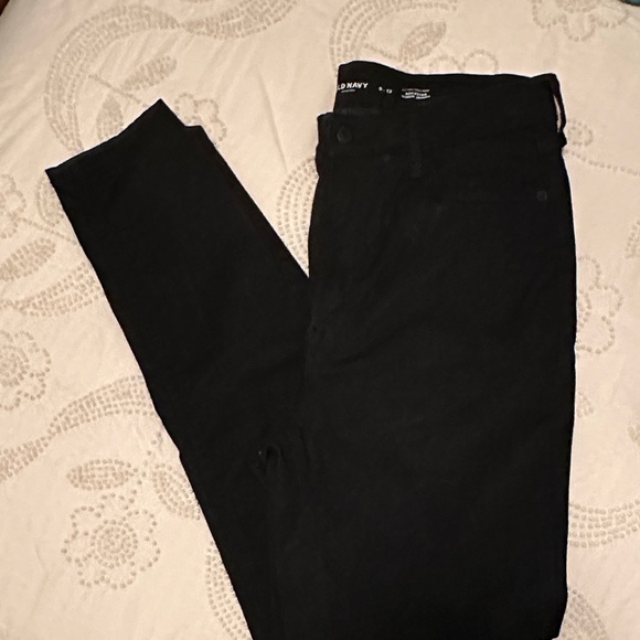 Old Navy Women's Skinny Jeans - Black and Light Blue - Picture 3 of 9